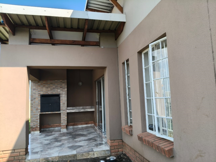 3 Bedroom Property for Sale in Waterval East North West